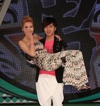 紫薇星娱乐圈吃瓜